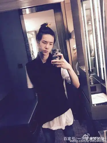 可可爱爱的酷盖王一博