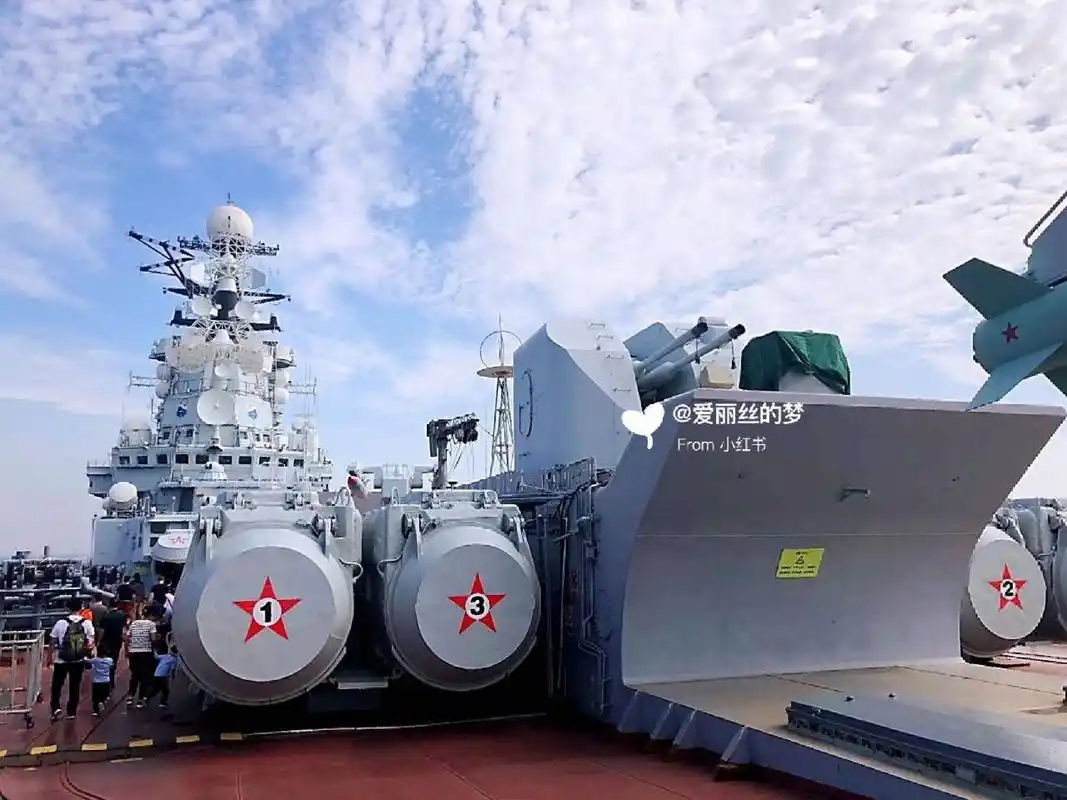 周末来航母主题公园吧┃每周一游 天津滨海航母主题公园,位于滨海新区