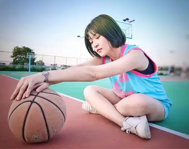篮球短发少女写真