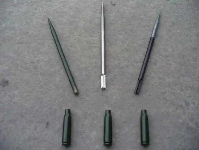 使用特殊的鱼刺型水下子弹,它的主要原理是长椭圆形弹体在水中以较高