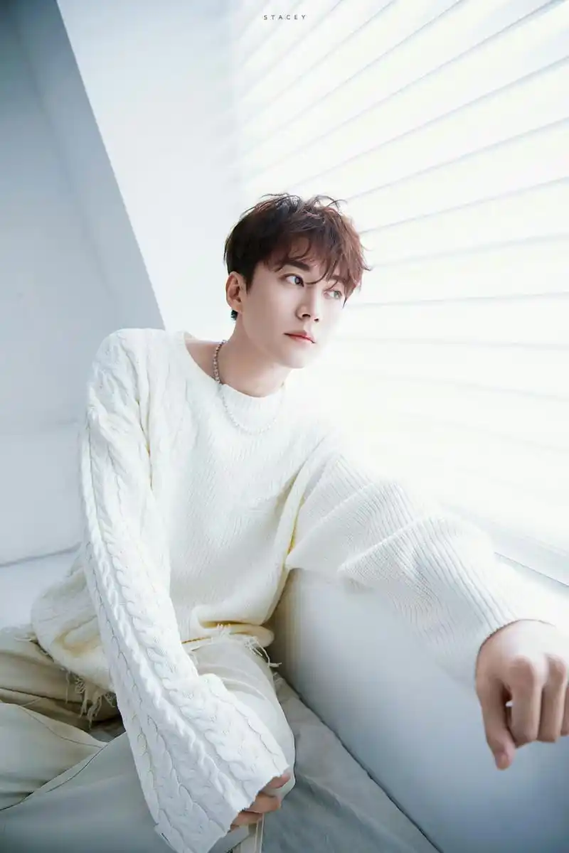 刘学义写真壁纸[小红花]