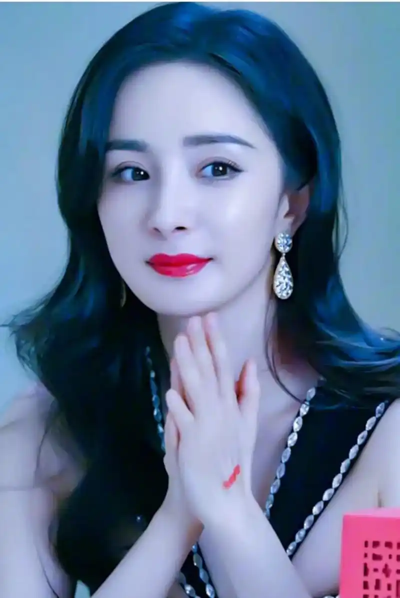 杨幂#抖音图文来了#追星 你们想要大幂幂壁纸来了 - 抖音