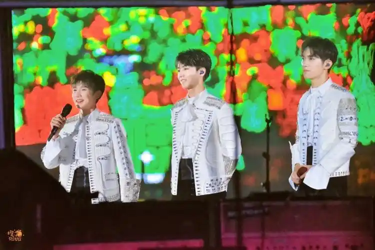 tfboys 给你们一片澄海我们六岁了