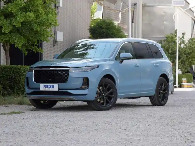 理想汽车 理想one 2021款 增程6座版 tech blue 车身外观已经是最后一