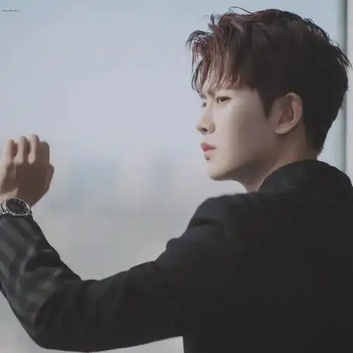 明星任嘉伦阳光男孩头像及壁纸大全