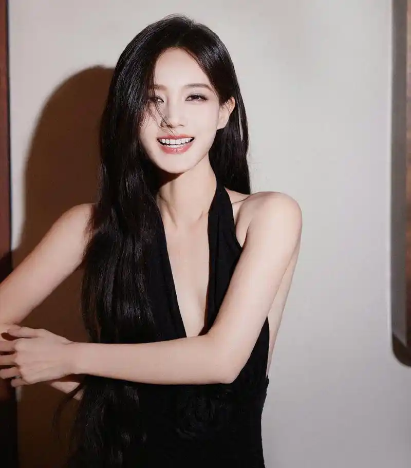 gq盛典女明星造型 杨超越,田曦薇,金晨,李一桐,吴宣仪,孟子义 67