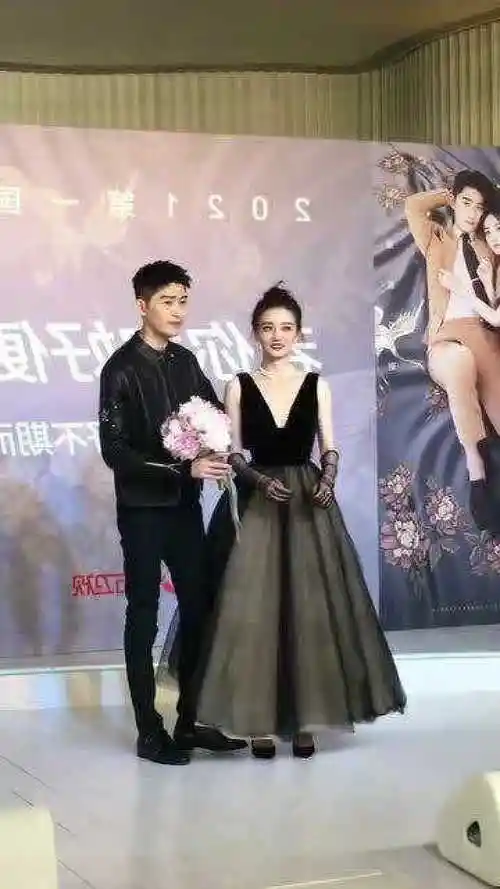 张翰徐璐现场展示超甜三连拍甜蜜互动若你安好便是晴天