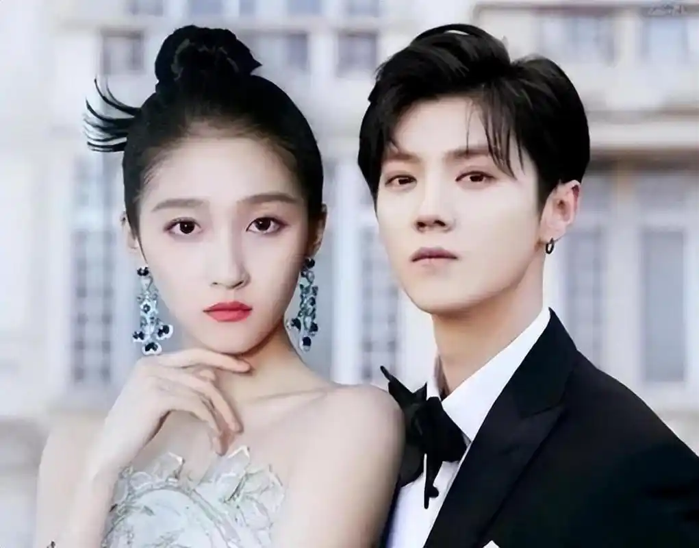 鹿晗粉丝终于叫嫂子,放弃主业陪男友筹备演唱会 16  16 关晓彤不