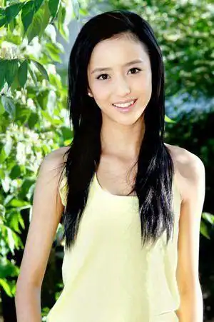 吊带配一头黑长直发佟丽娅出道早期的一组照片青春靓丽