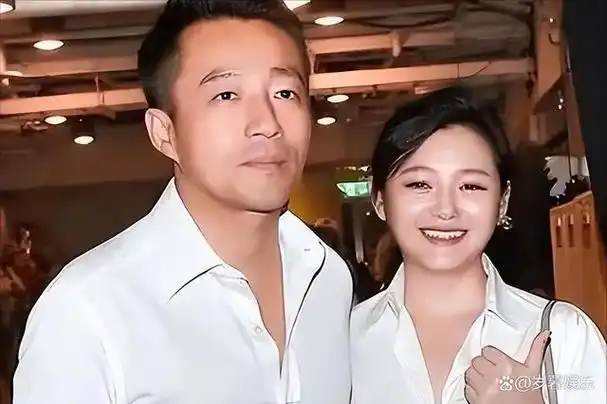 汪小菲的生活在大s的出现下变得平淡,两个月后他们就匆匆结婚了.