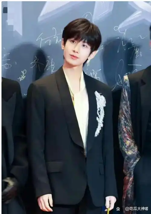 内娱真正的"天选美男",林更新第10,李现第8,第一竟是他