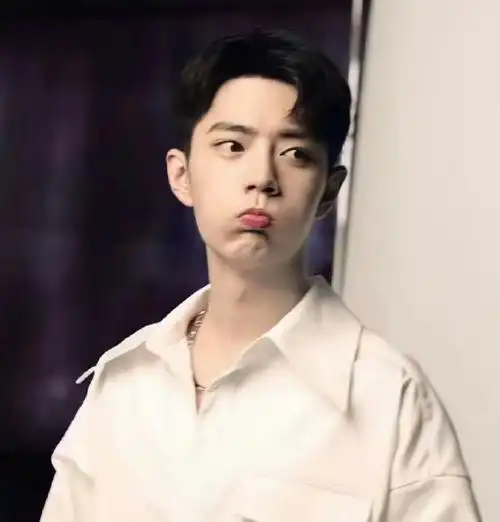 所以评论晒一下你担的可爱嘟嘴图叭!