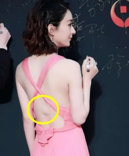 头条独家恋情再添实锤赵丽颖冯绍峰同框密会被曝怀孕3个月