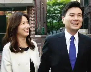 p>沈银河,1972年9月23日出生于韩国京畿道金浦市,韩国女演员.