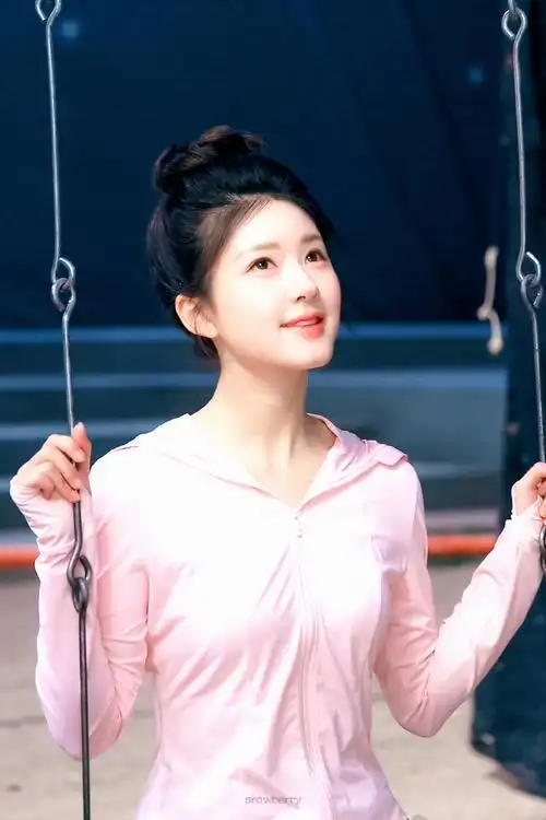 不被夏天击垮的赵露思#    甜美女友96  ·18p