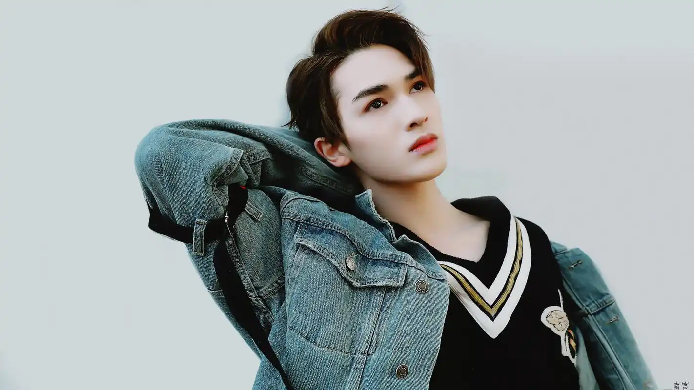 朱正廷帅气图片高清电脑桌面壁纸