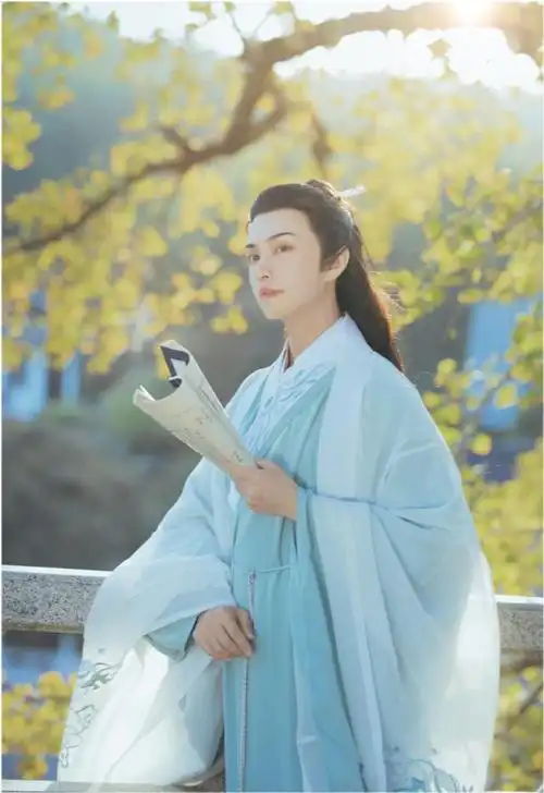 楚淇因外网注册未标识国籍引众怒深夜紧急道歉辜负大家的厚爱