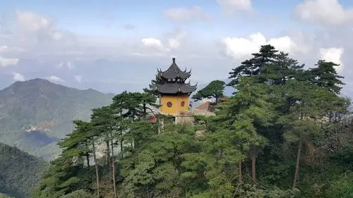 登上天台峰顶,九华山第一高峰,海拔1342米