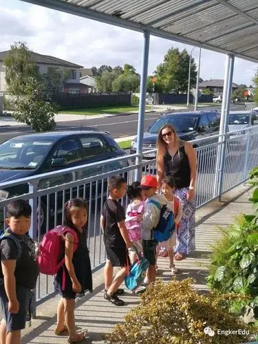 echo 和 elsa的新西兰公办小学微留学记