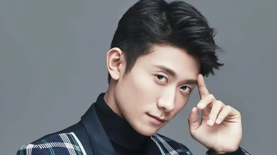 实力派当红小生张一山写真