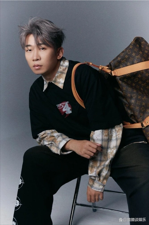 杨迪又又又爆改了?无痛医美直接成男团爱豆了,这真的是杨迪吗?