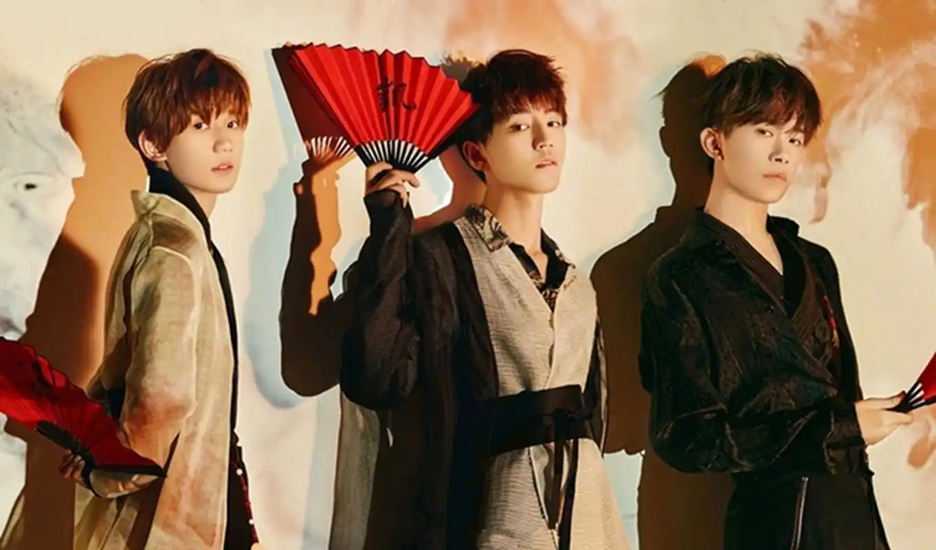 tfboys于7月24日在西安举办了十年之约演唱会,并开始售票.