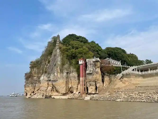 石钟山 集文化 军事 风景为一体的山_游记