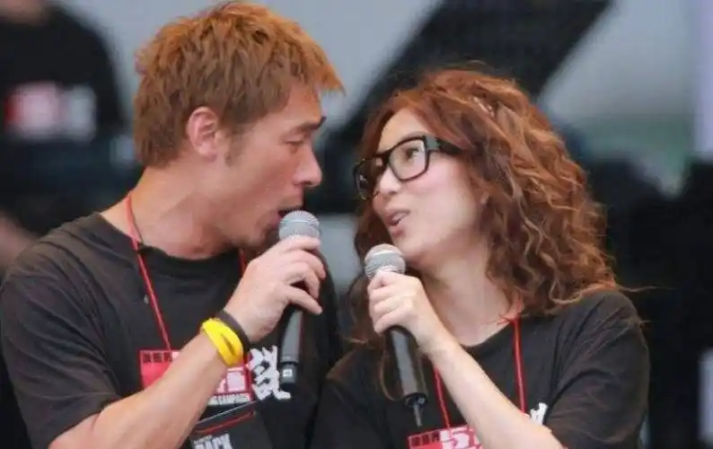 平坐,因不忠诚退出娱乐圈,今靠恩爱宣言又想重来_许志安_郑秀文_音乐