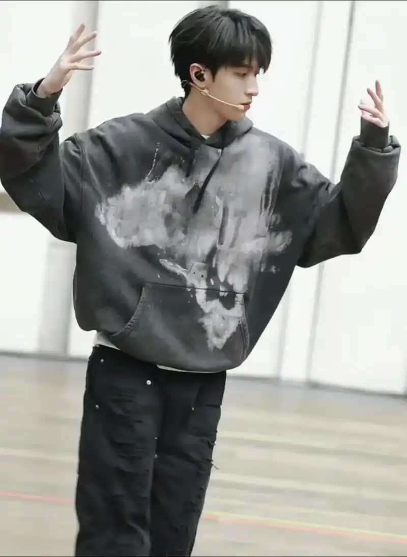 严浩翔 氛围感男神 - 抖音