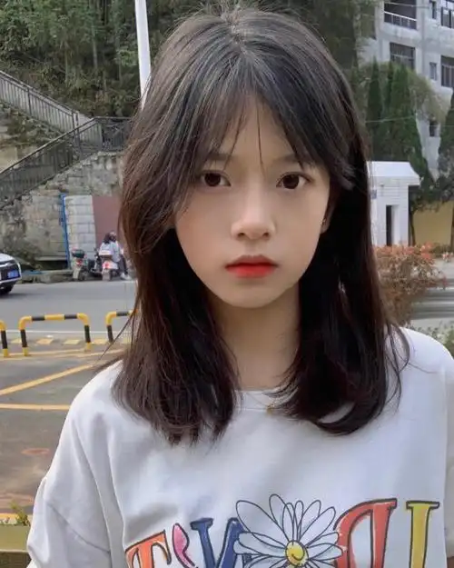 直接发型中长发给我变18岁了