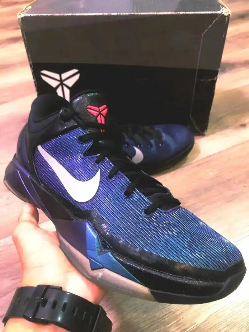 还得是kobe.#球鞋摄影 #科比7代 #宝藏鞋子 #鞋狗的 - 抖音