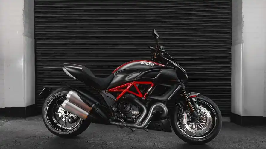 壁纸摩托车,自行车,运动,黑色,侧视图,功率高清:宽屏:高清晰度:全屏