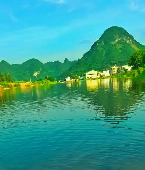 在乡下的青山绿水小桥流水人家