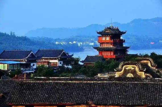 畅游四川攻略与花费轻松掌握找成都当地旅游公司导游