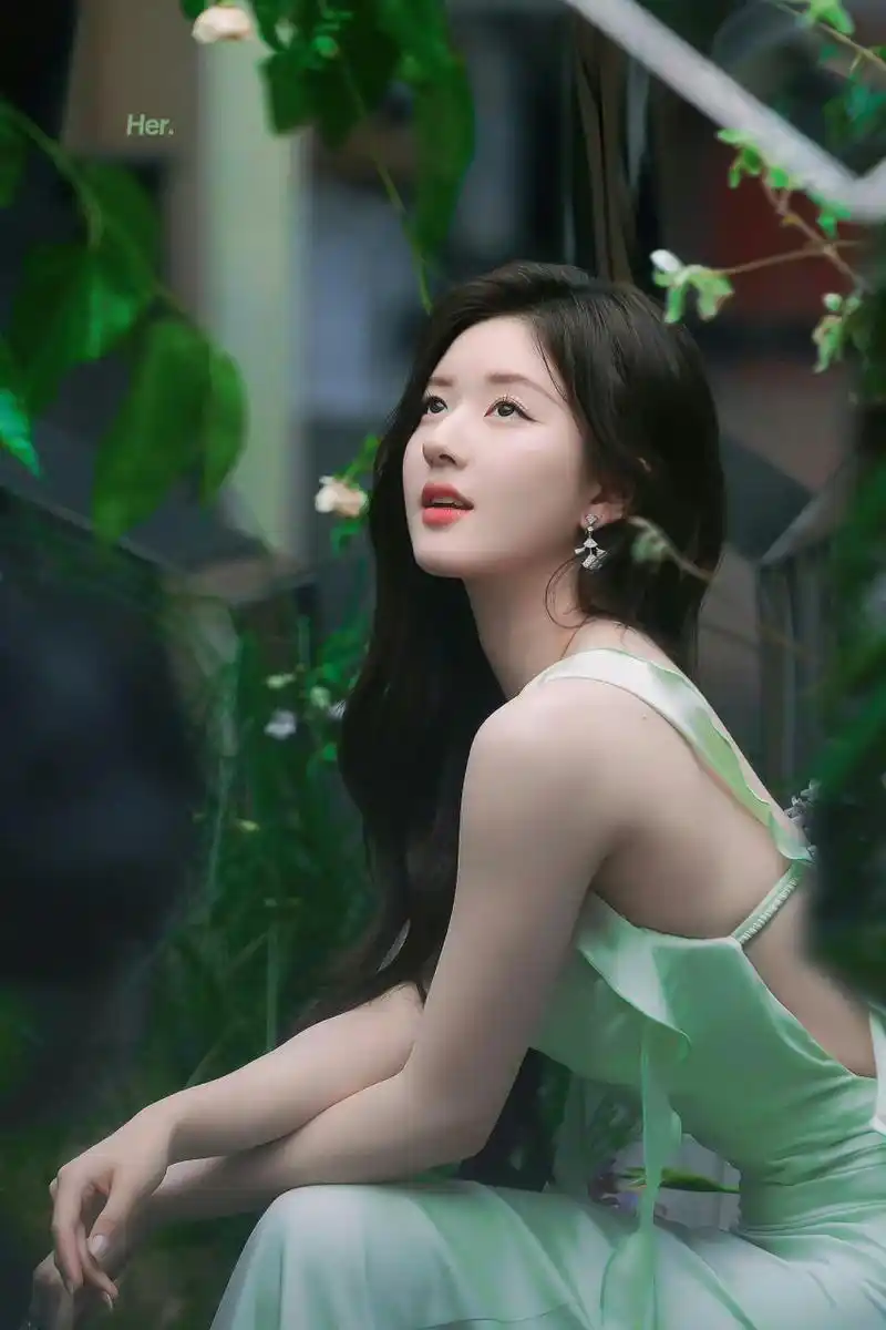 肤白貌美说的就是赵露思本人吧!你们觉得呢?