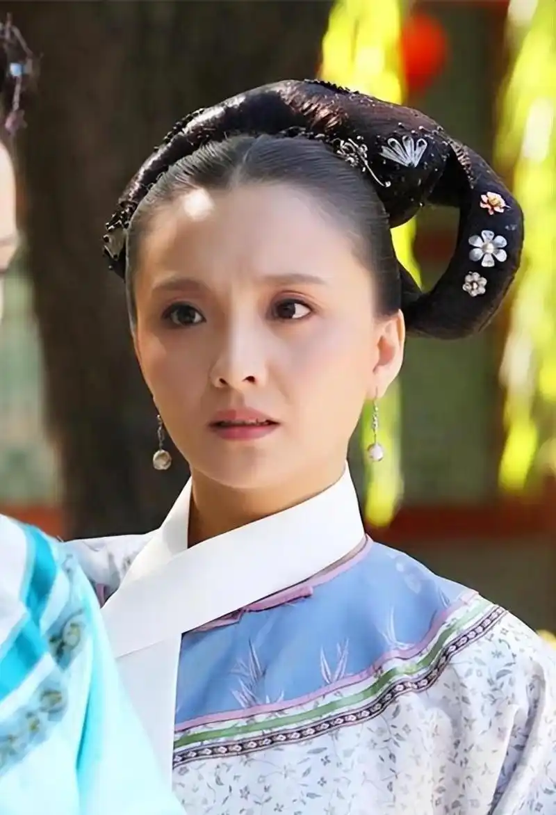 孙茜曾因《甄嬛传》中的"槿汐姑姑"一角走红,但近年来却陷入争议.