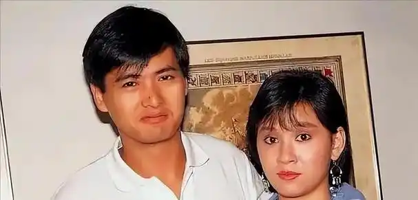 著名明星周润发和陈玉莲的爱情故事备受瞩目.