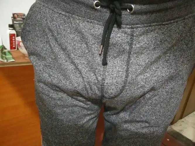 请问这样的男士裤子,出去旅游的时候穿合适吗?