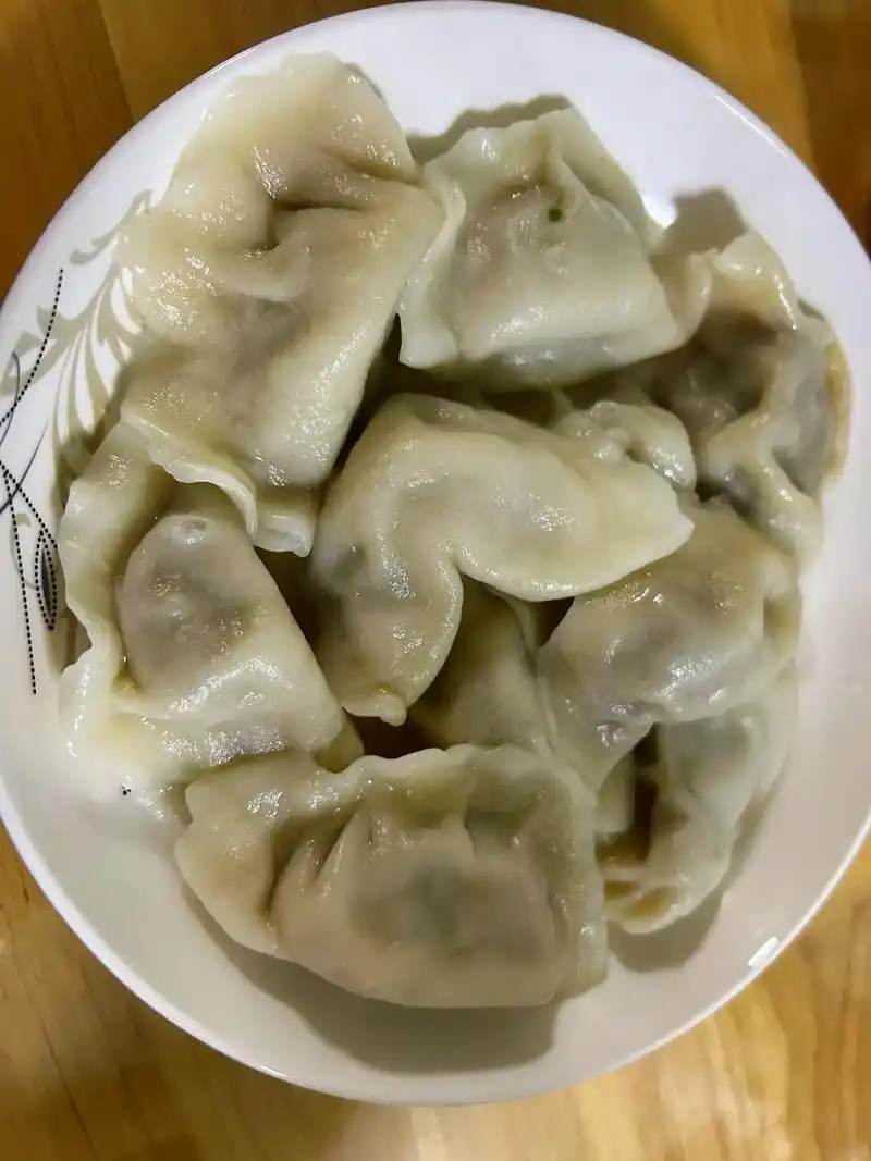 下班回来自己和面自己剁馅自己擀皮自己包饺子煮饺子17 - 抖音