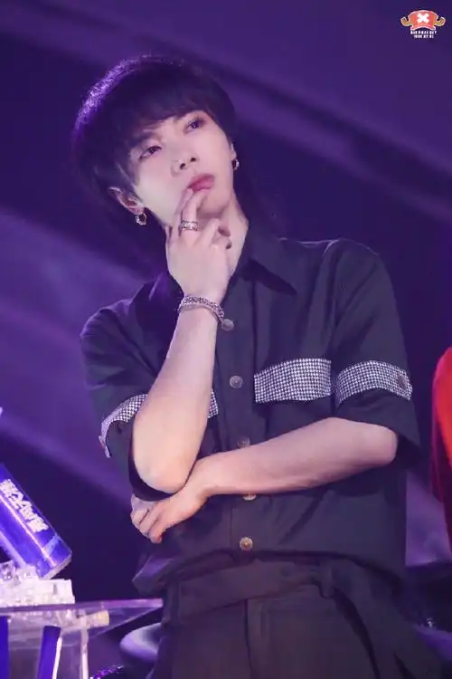 99#华晨宇美貌大赏#喜欢一切可爱的人与事,悦耳的风铃,伸懒腰的猫咪