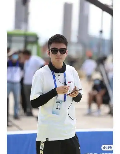 《奔跑吧》幕后最帅导演曝光!