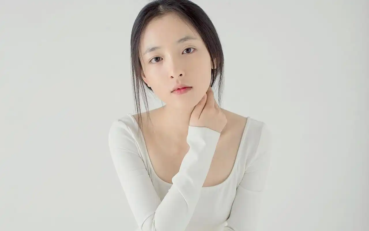 国民初恋吴倩写真高清桌面壁纸