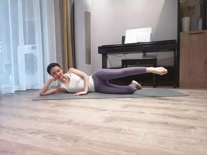 宋轶自曝细腰并非天然的,想要细腰坚持这组瑜伽_网易订阅