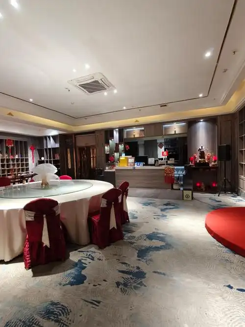 嘉禾望岗地铁口
私人会所转让
400平 精装
每平65
装修是花了