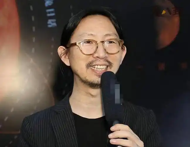 醒醒吧一部代表作都没有却高高在上当评委这些小丑羞不羞