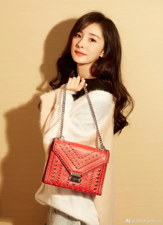 [杨幂][新闻]180919 杨幂mk代言新图分享 性感率性兼具双重魅力