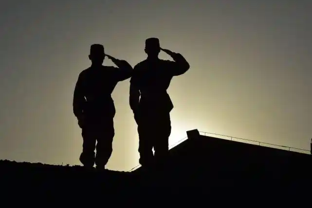 【夜读·我们的新时代】一起成长