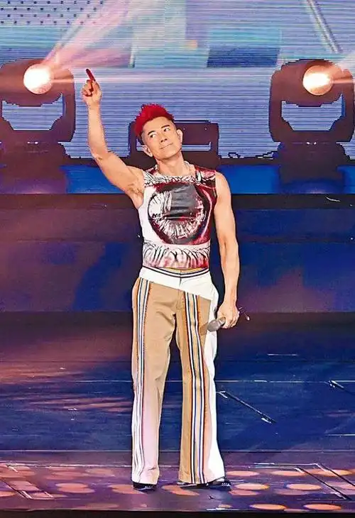 郭富城6岁长女越大越美最新照片像个小仙女皮肤雪白五官优越