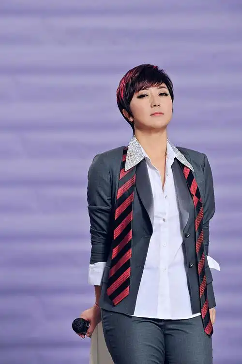 歌手格格格格时装秀