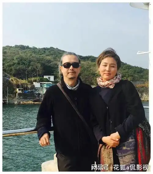 而张锦程亦时常在忙碌的工作间隙思念妻子的身影,对她的贤淑与体贴深